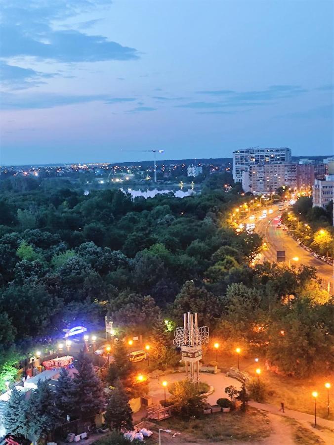 Lake And Park View *