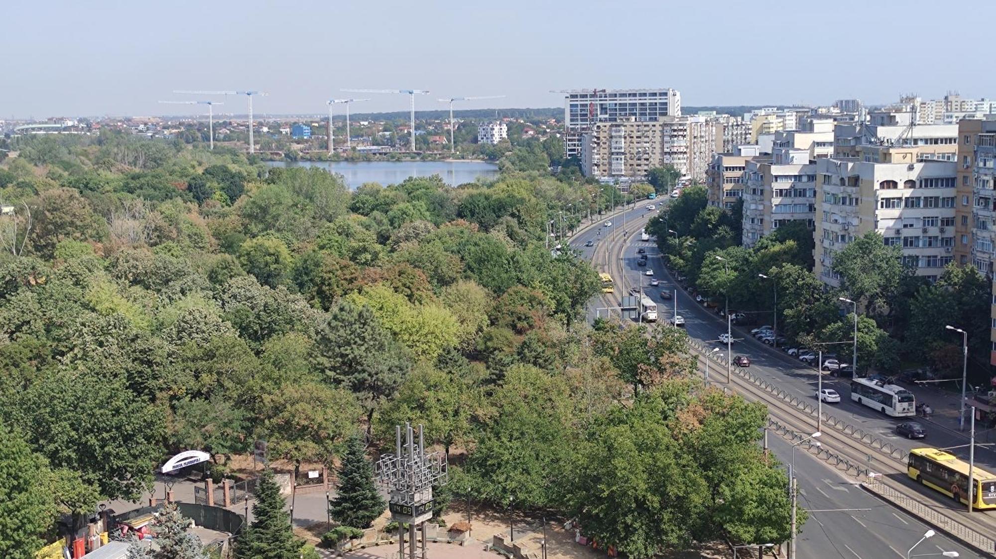 Lake And Park View Bucharest